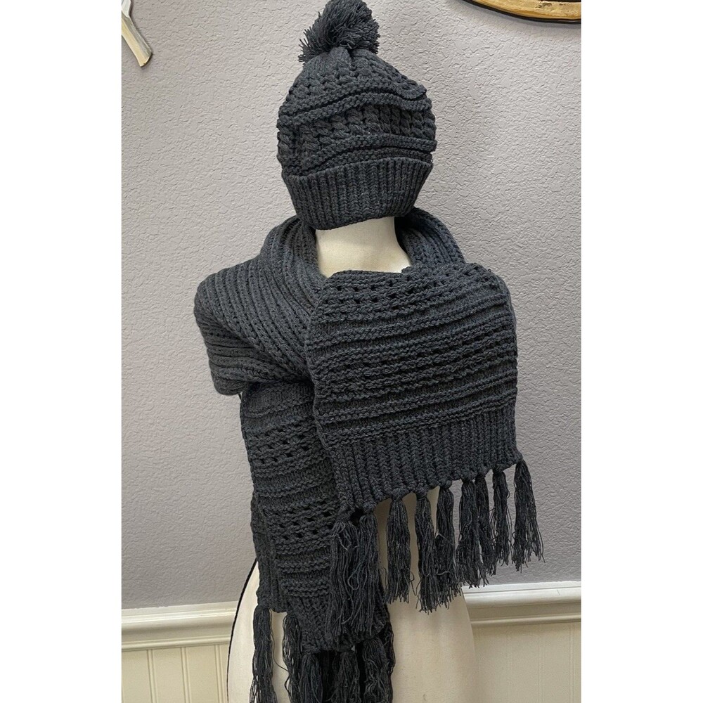 Chunky Knit Charcoal Grey Beanie & Scarf Set Fringe Cozycore Gorpcore Boho Snow